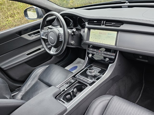 JAGUAR XF 2.0 D Pure