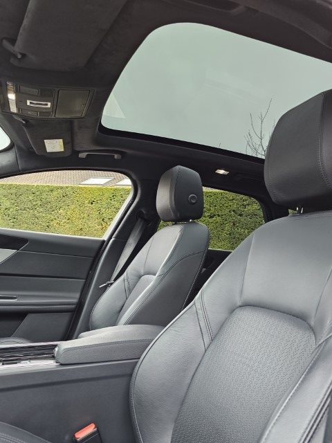 JAGUAR XF 2.0 D Pure