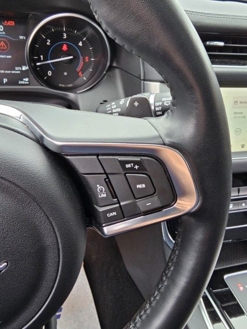 JAGUAR XF 2.0 D Pure