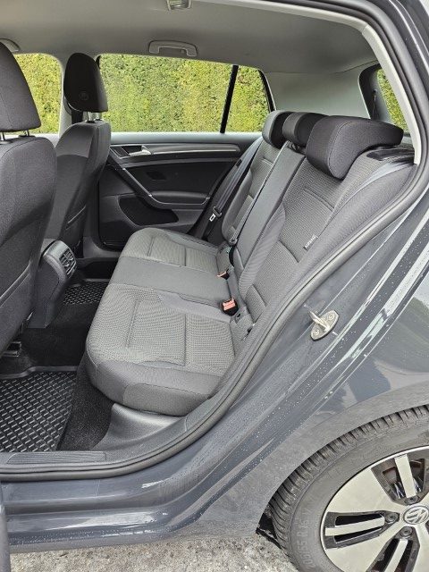VOLKSWAGEN E-GOLF 35.8 KWh