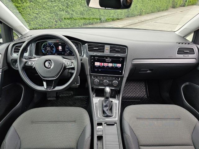 VOLKSWAGEN E-GOLF 35.8 KWh