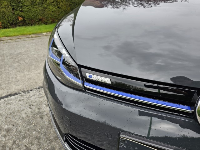 VOLKSWAGEN E-GOLF 35.8 KWh