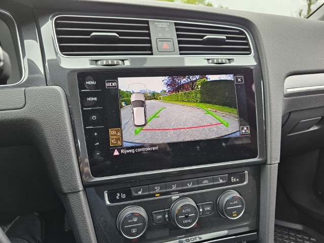 VOLKSWAGEN E-GOLF 35.8 KWh