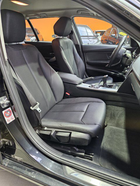 BMW 318d Luxury Line