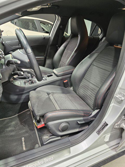 MERCEDES A180 - AMG PACK