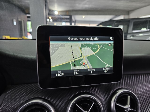 MERCEDES A180 - AMG PACK