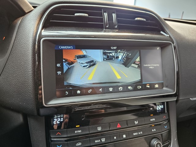 JAGUAR F-PACE 2.0 D PRESTIGE