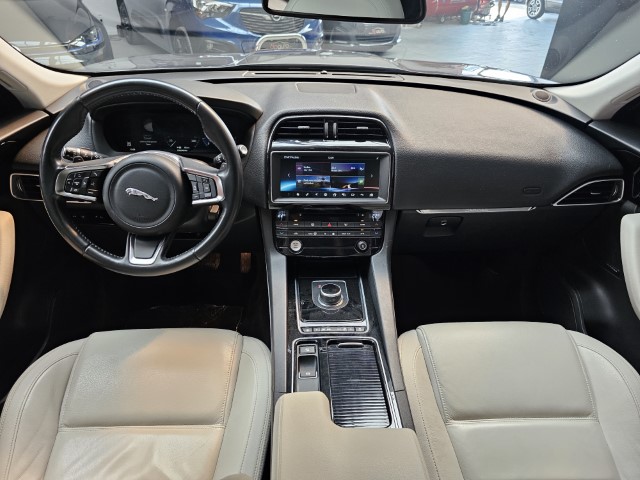 JAGUAR F-PACE 2.0 D PRESTIGE