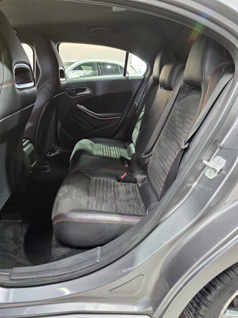 MERCEDES A 180 - AMG PACK -