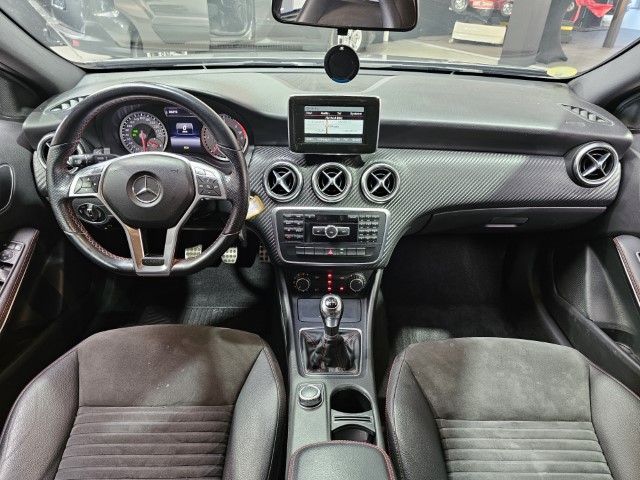 MERCEDES A 180 - AMG PACK -