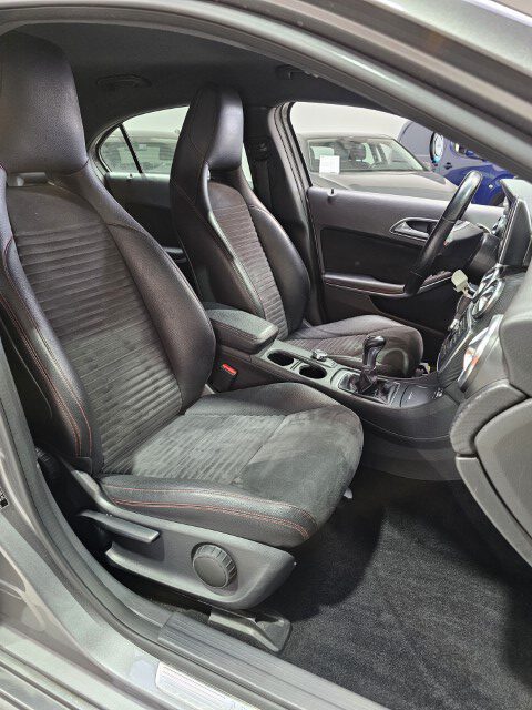 MERCEDES A 180 - AMG PACK -