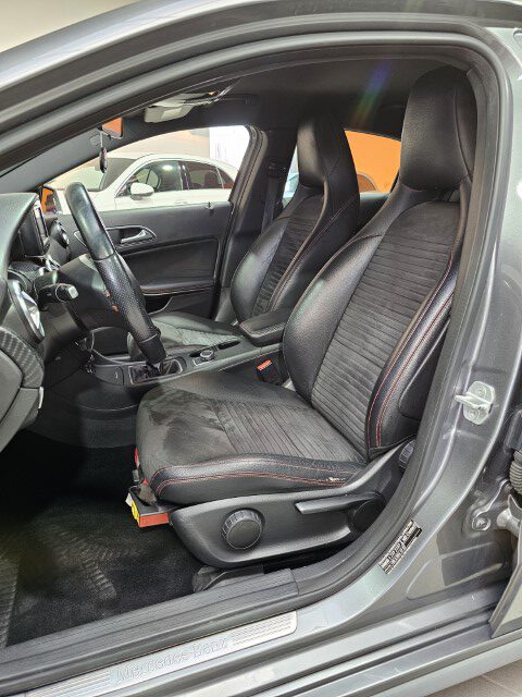 MERCEDES A 180 - AMG PACK -