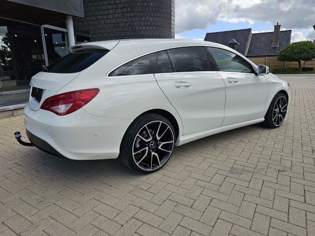 MERCEDES CLA 180