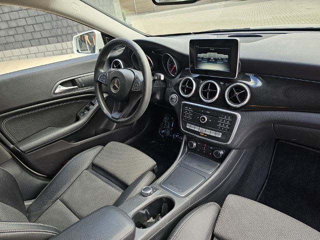 MERCEDES CLA 180