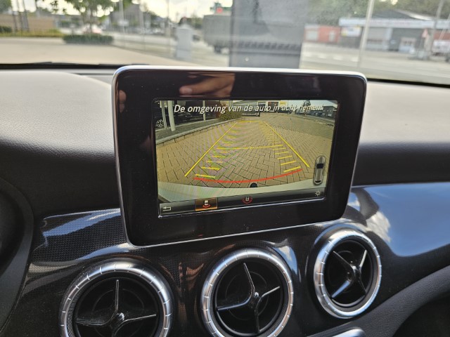 MERCEDES CLA 180
