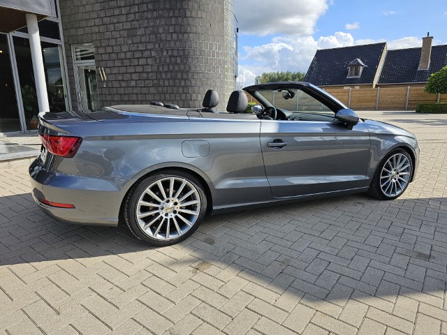 AUDI A3 CABRIOLET 2.0 TDi S-Line