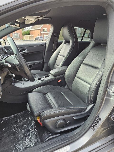 MERCEDES CLA 180 AMG PACK