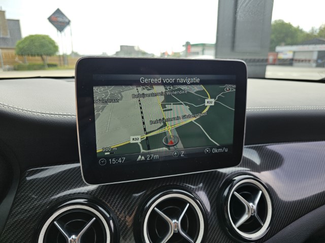 MERCEDES CLA 180 AMG PACK