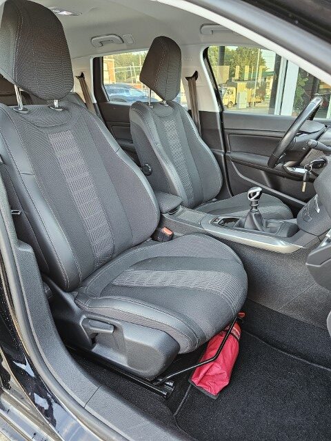 PEUGEOT 308 1.5 BlueHDi Allure