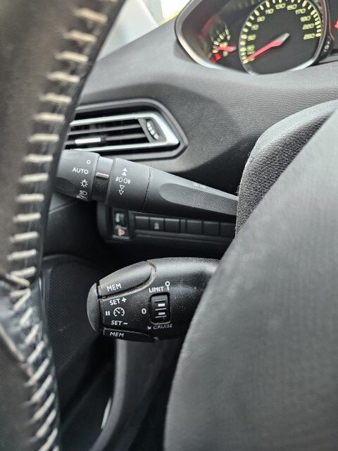 PEUGEOT 308 1.5 BlueHDi Allure