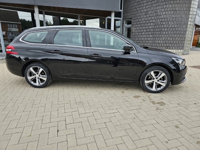 PEUGEOT 308 1.5 BlueHDi Allure
