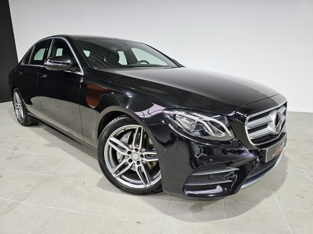 MERCEDES E220 AMG PACK