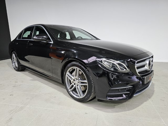 MERCEDES E220 AMG PACK