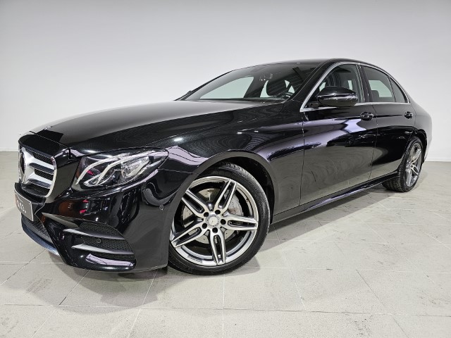 MERCEDES E220 AMG PACK
