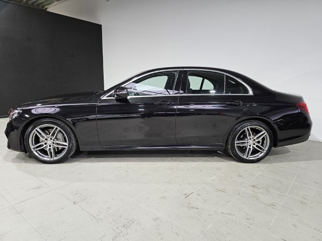 MERCEDES E220 AMG PACK
