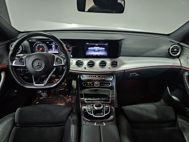 MERCEDES E220 AMG PACK
