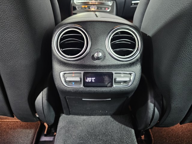 MERCEDES E220 AMG PACK