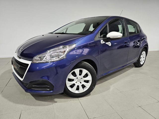 PEUGEOT 208 1.2i LIKE