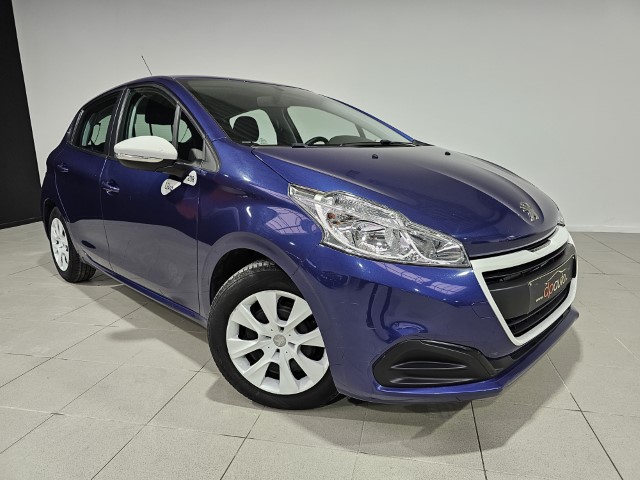 PEUGEOT 208 1.2i LIKE