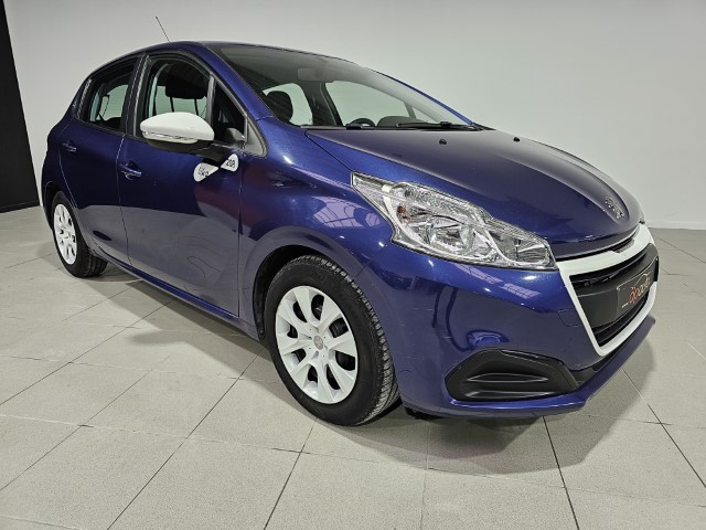 PEUGEOT 208 1.2i LIKE