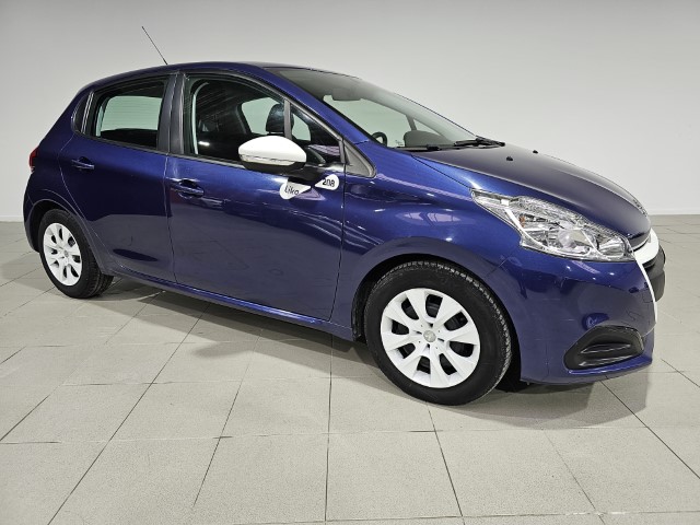 PEUGEOT 208 1.2i LIKE