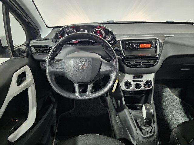 PEUGEOT 208 1.2i LIKE