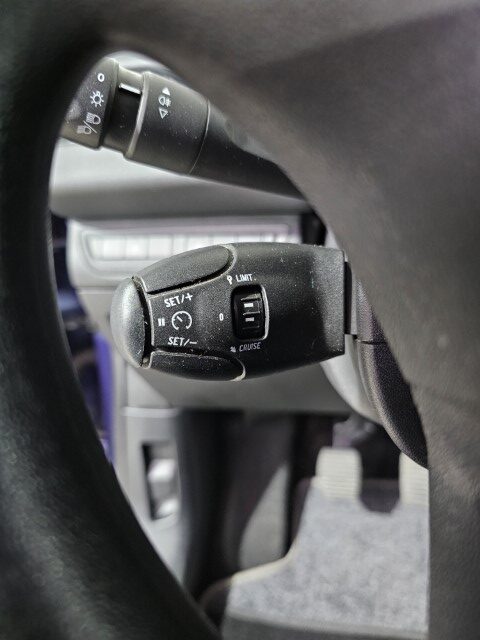 PEUGEOT 208 1.2i LIKE