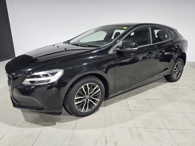 VOLVO V40 2.0 D2 Momentum