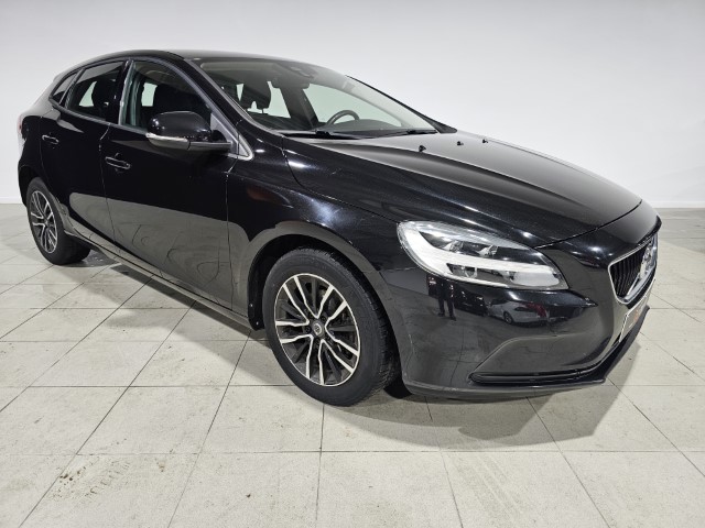 VOLVO V40 2.0 D2 Momentum