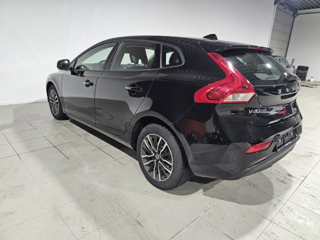 VOLVO V40 2.0 D2 Momentum