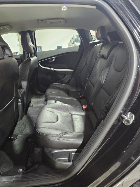 VOLVO V40 2.0 D2 Momentum