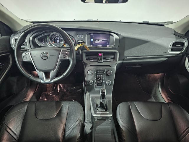 VOLVO V40 2.0 D2 Momentum