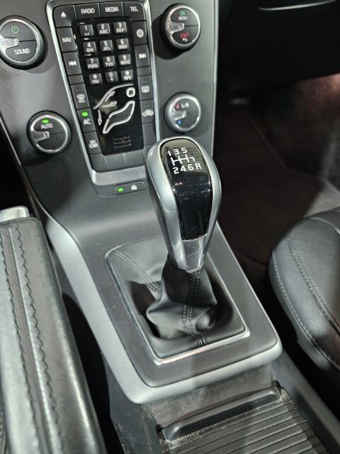 VOLVO V40 2.0 D2 Momentum