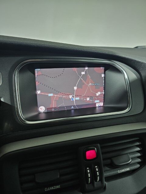 VOLVO V40 2.0 D2 Momentum