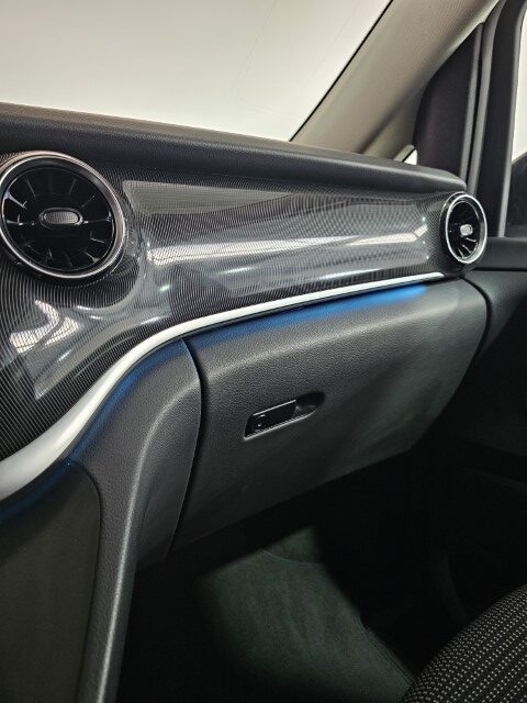 MERCEDES V220 - Avantgarde - Lichte vracht -