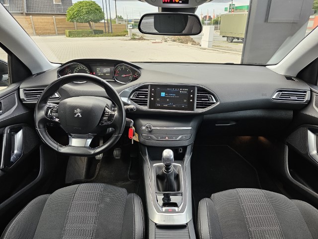 PEUGEOT 308 1.5 BlueHDi Allure