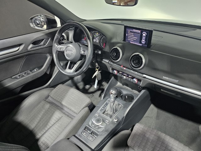 AUDI A3 CABRIOLET 2.0 TDi S-Line