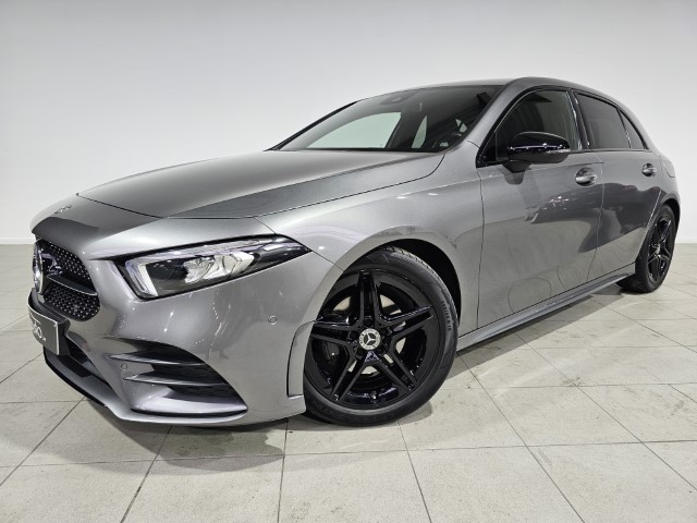 Mercedes A180 NIGHT PACK AMG