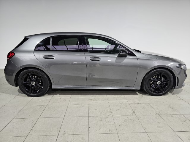 Mercedes A180 NIGHT PACK AMG