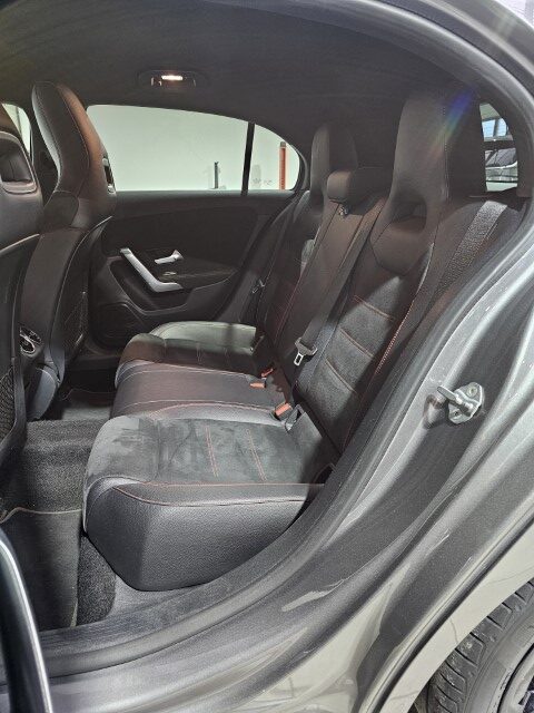 Mercedes A180 NIGHT PACK AMG